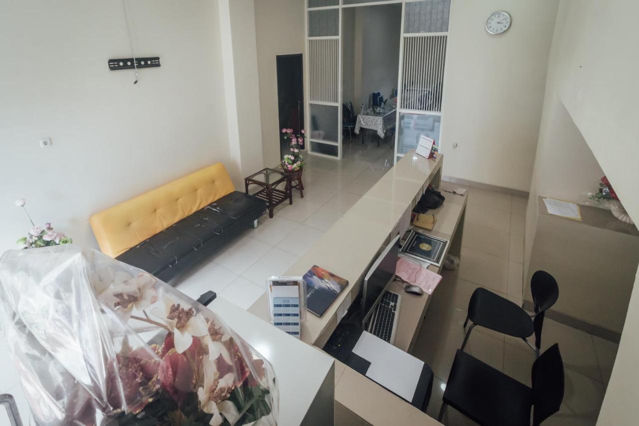 Clean & Comfort Homestay アンボン エクステリア 写真