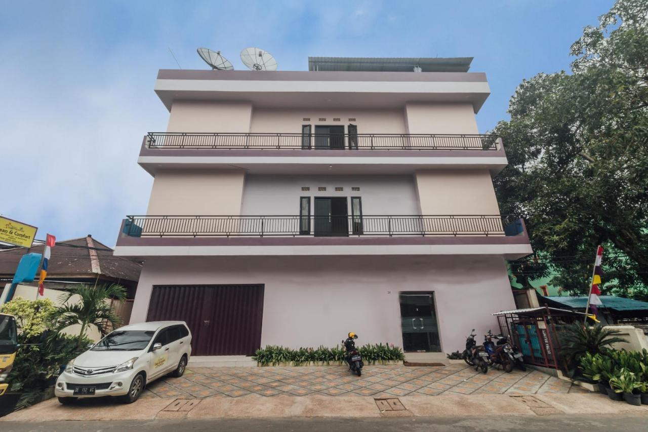 Clean & Comfort Homestay アンボン エクステリア 写真