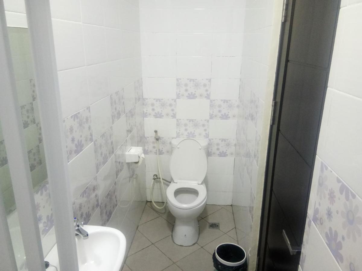 Clean & Comfort Homestay アンボン エクステリア 写真