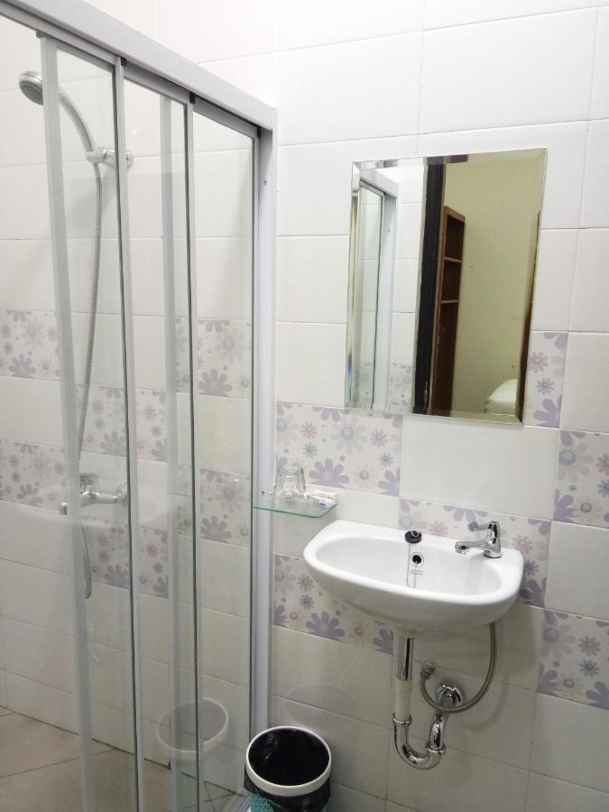 Clean & Comfort Homestay アンボン エクステリア 写真
